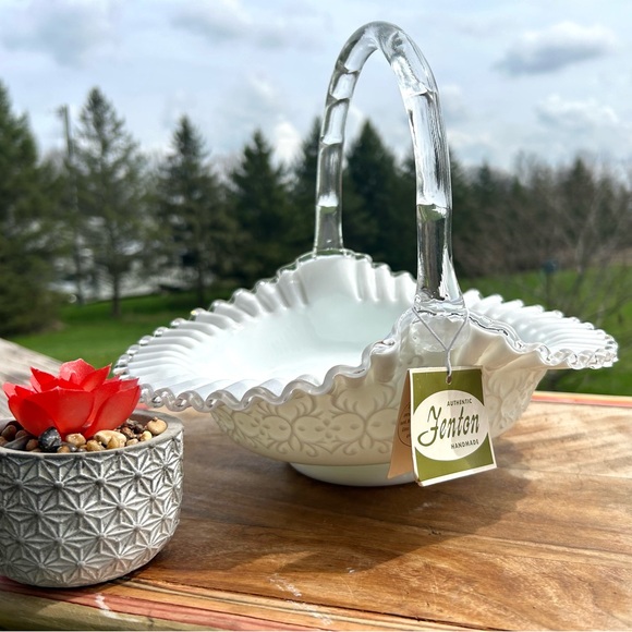 Vintage Fenton Silver Crest Style Milk Glass Ruffled Crimped Rim Lace - Picture 12 of 13